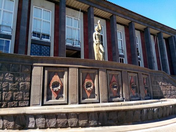 1024px-palacio da justica do funchal